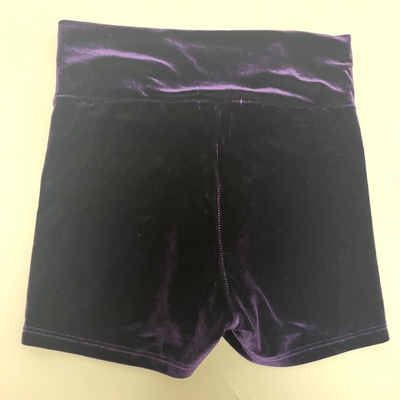 NWOT ⚜️💜⚜️ Laina Rauma velvet purple shorts size S - Picture 8 of 11
